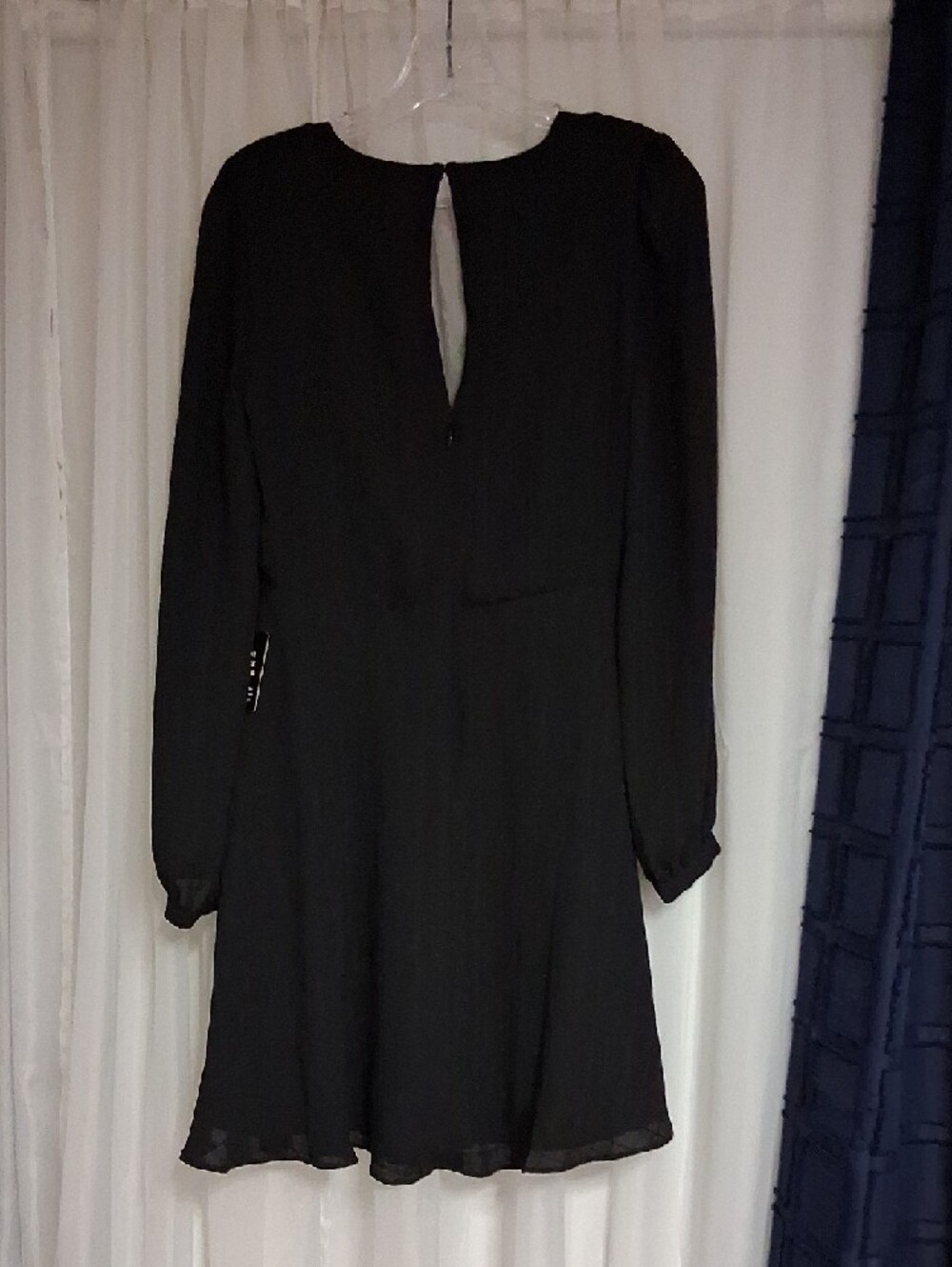 Express Black Long-Sleeve V-Neck Dress Open Back - Picture 4 of 8